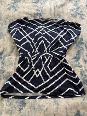 tarte Navy and White Geometric Waist-Detail Tunic